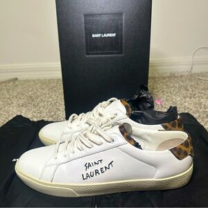SAINT LAURENT COURT CLASSIC - BRAND NEW LUXURY- SIZE 40 (approx US 9!)